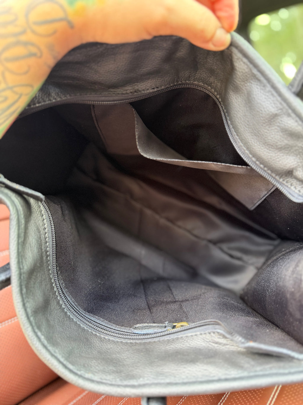 Tooled crossbody / cowhide tote bag