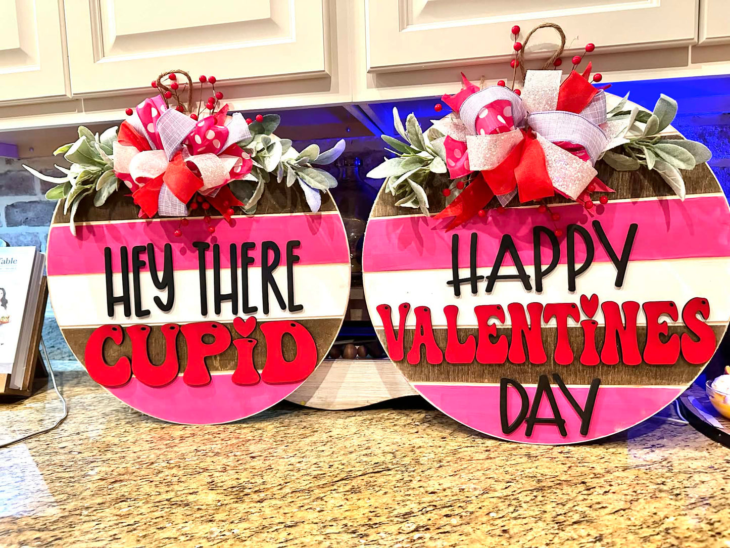 18” double door hanger