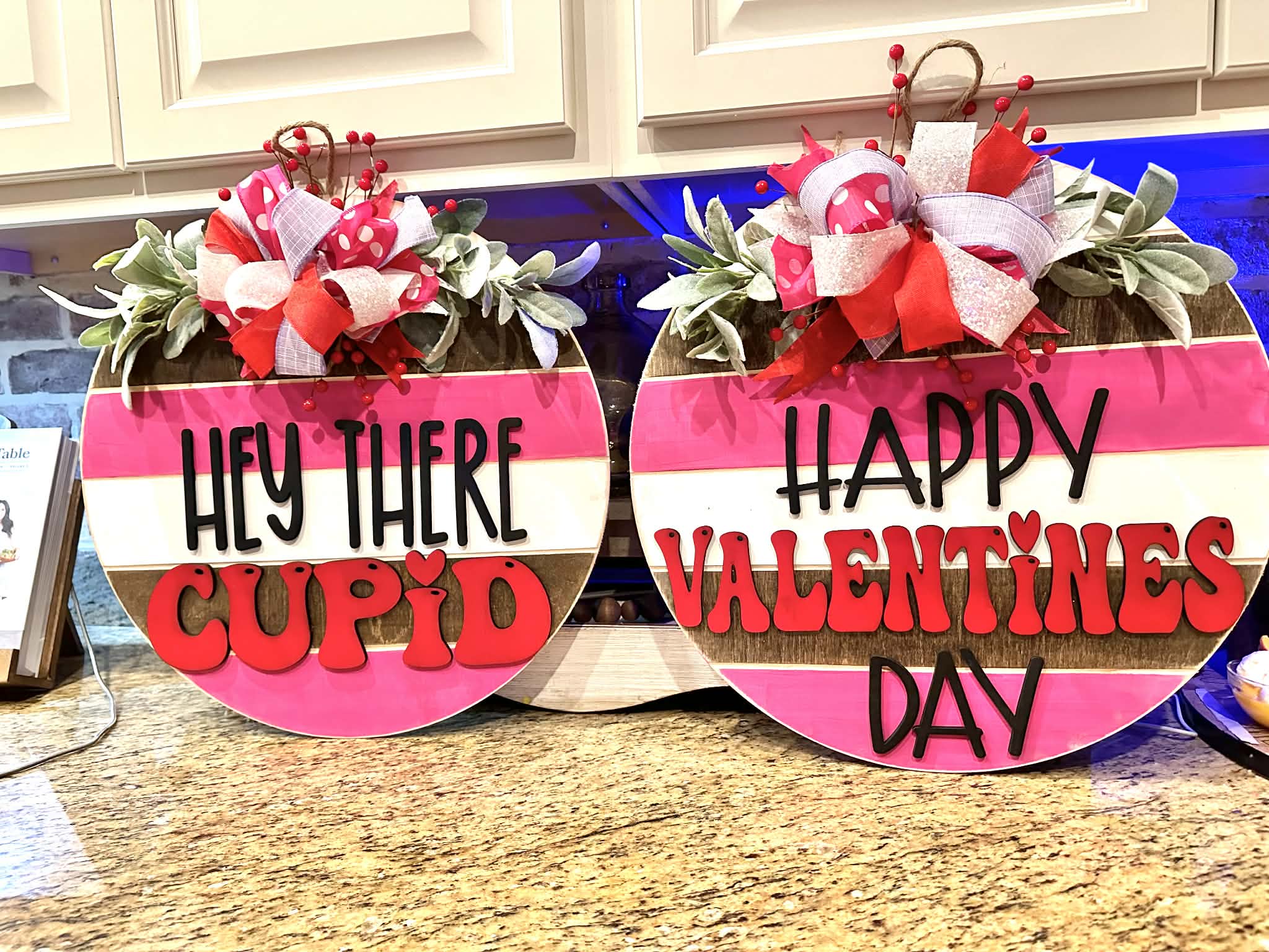 18” door hanger - single