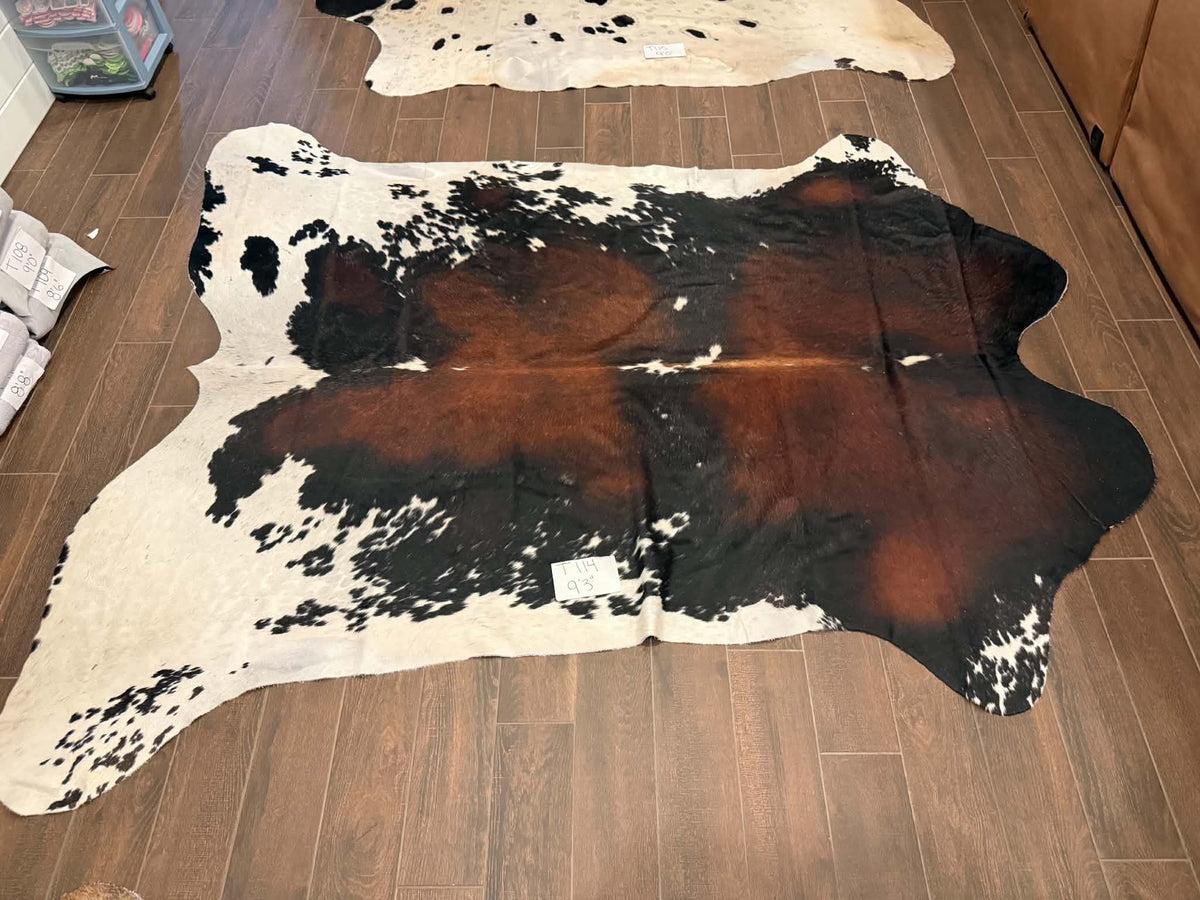 Full size cowhide (exotic) #T114- 9’3”