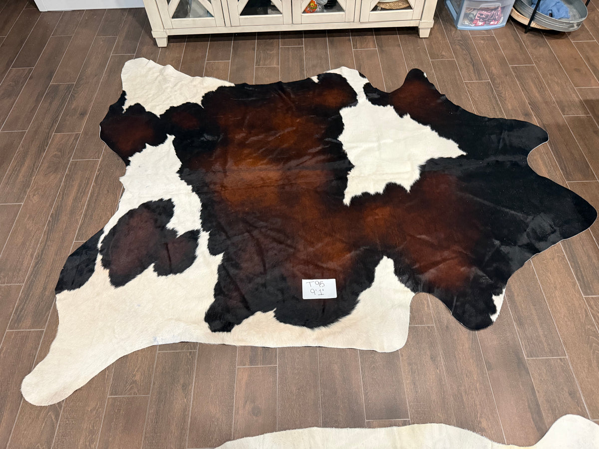 Full size cowhide (exotic) #T95- 9’1”