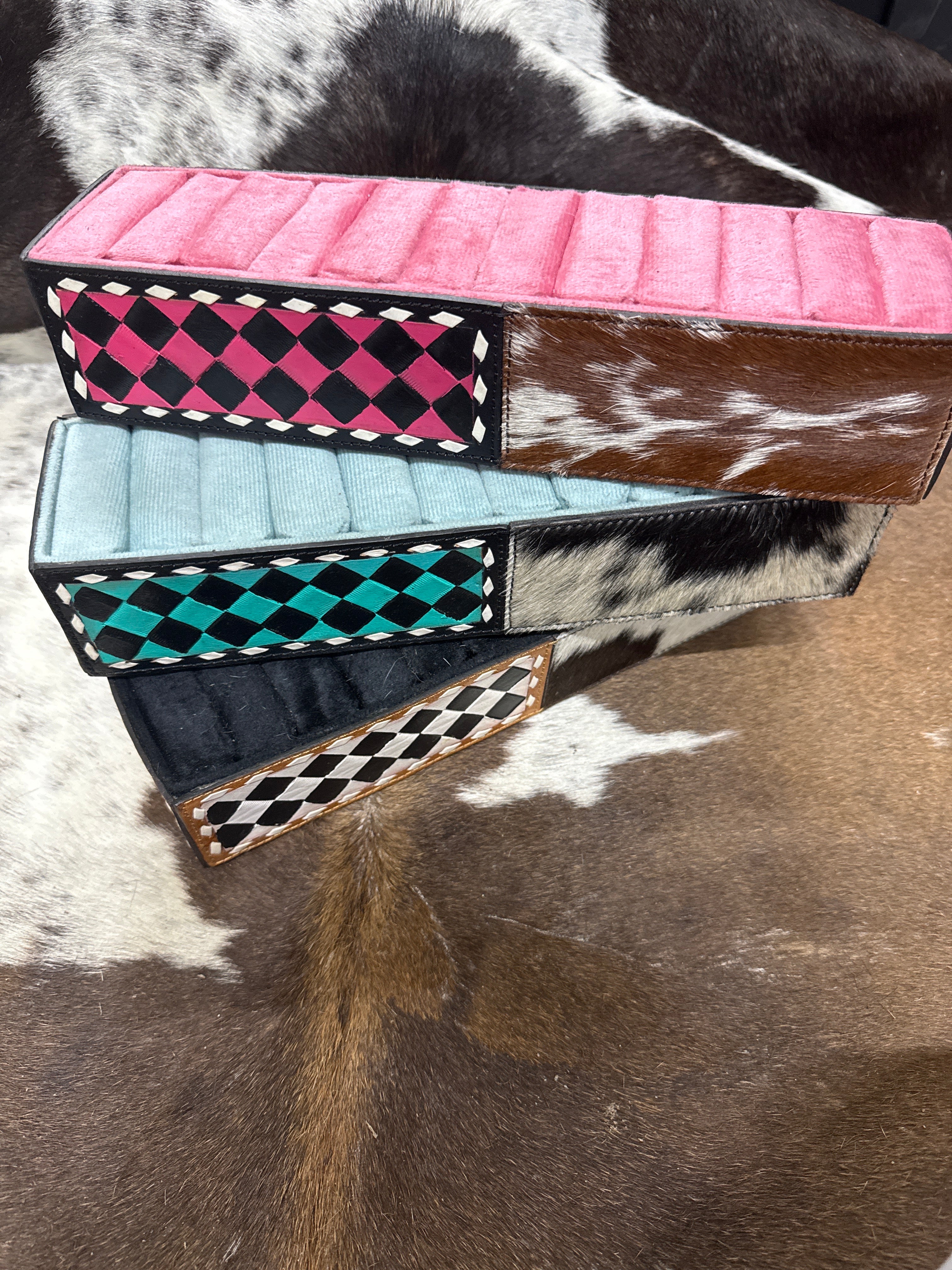 Checker Ring holder