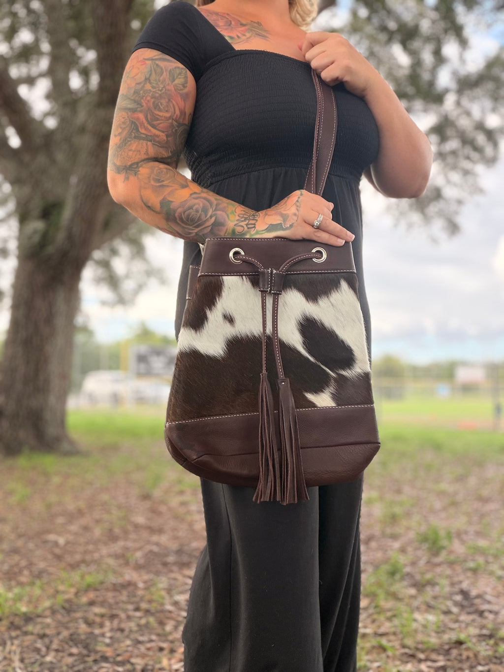 Bucket bag cowhide and leather