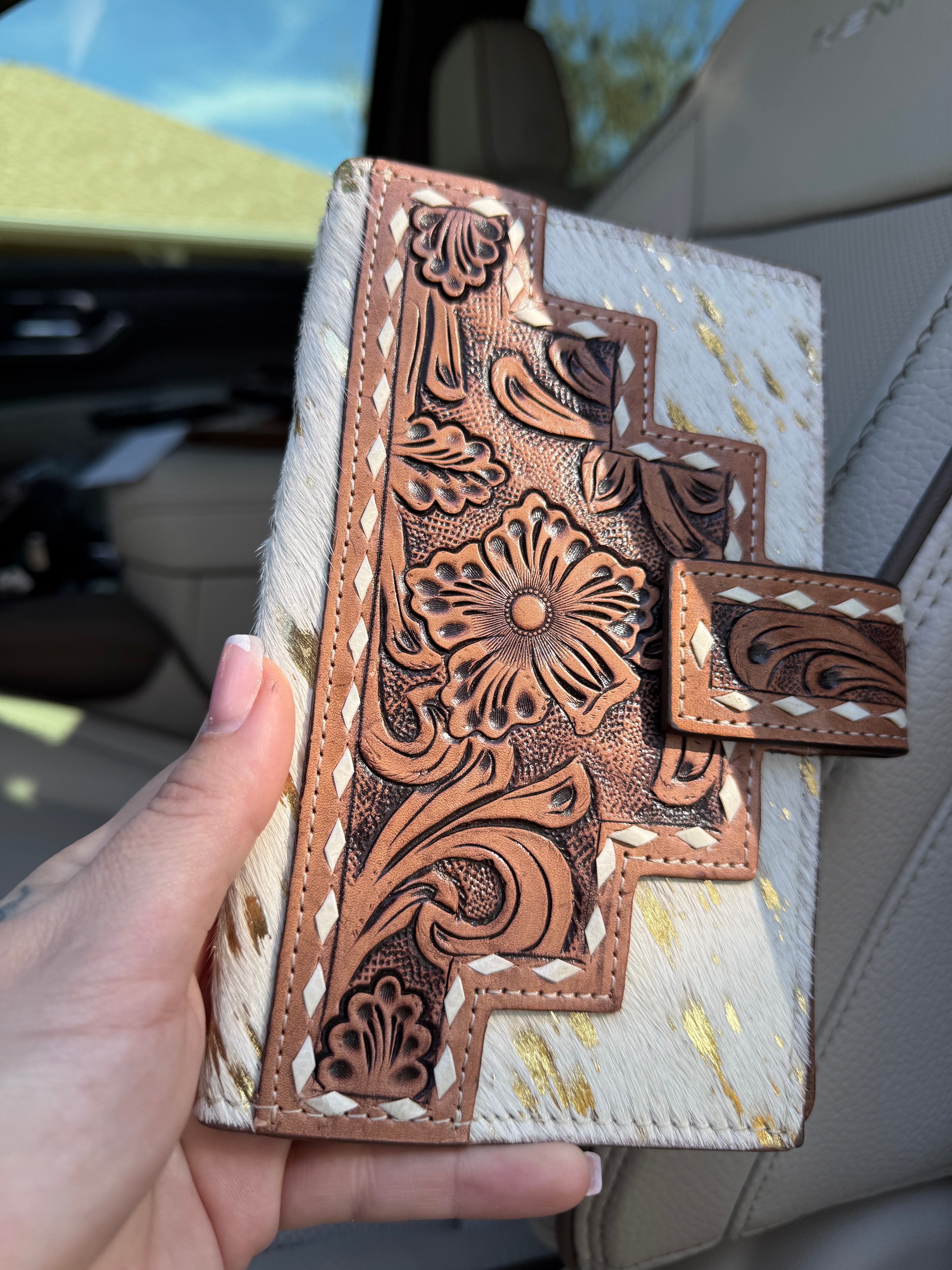 The "Gretchen 2.0" wallet - by The Painted Porches