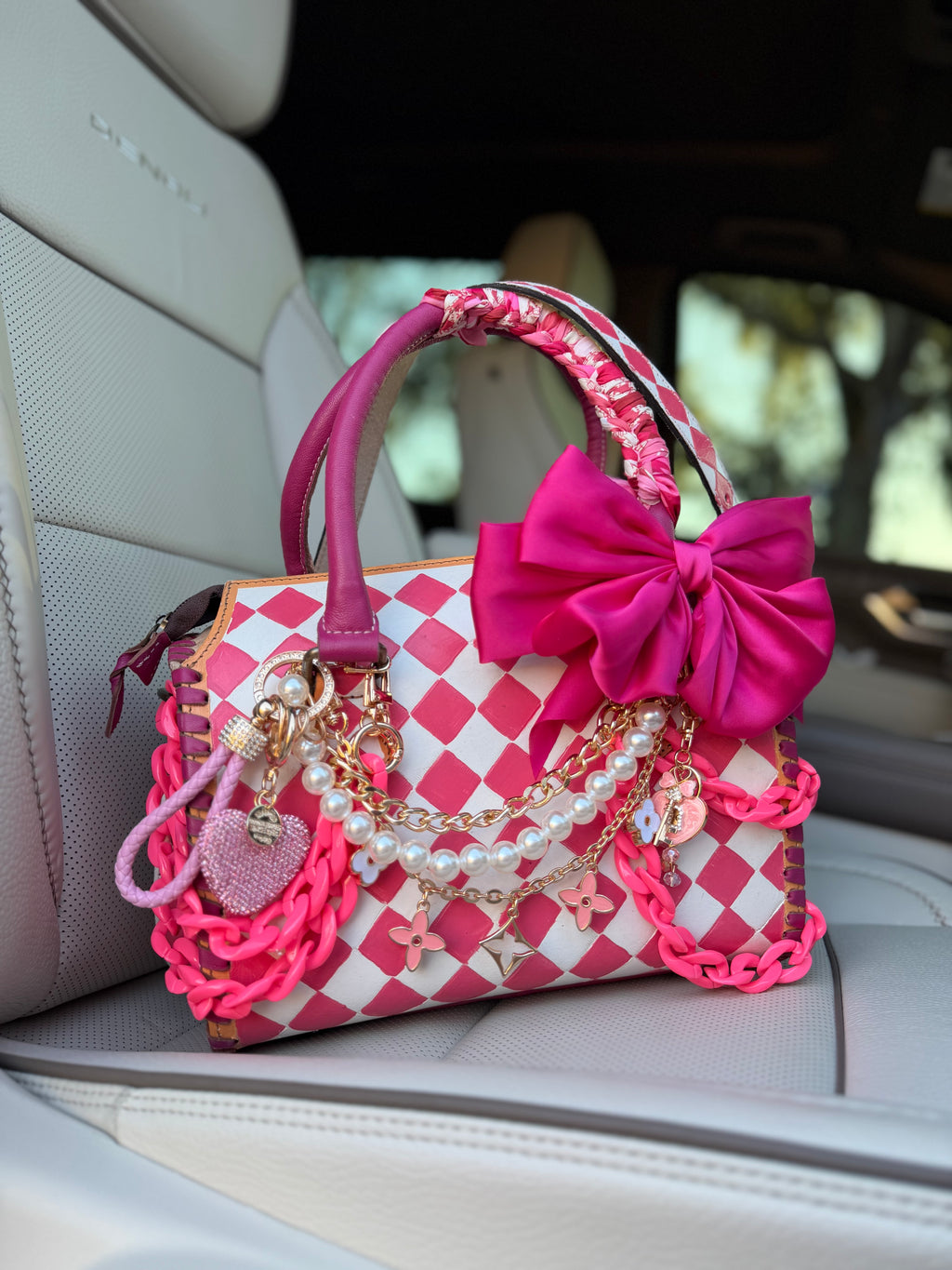 “The Pink Pony“- white and pink  tooled leather speedy (M)