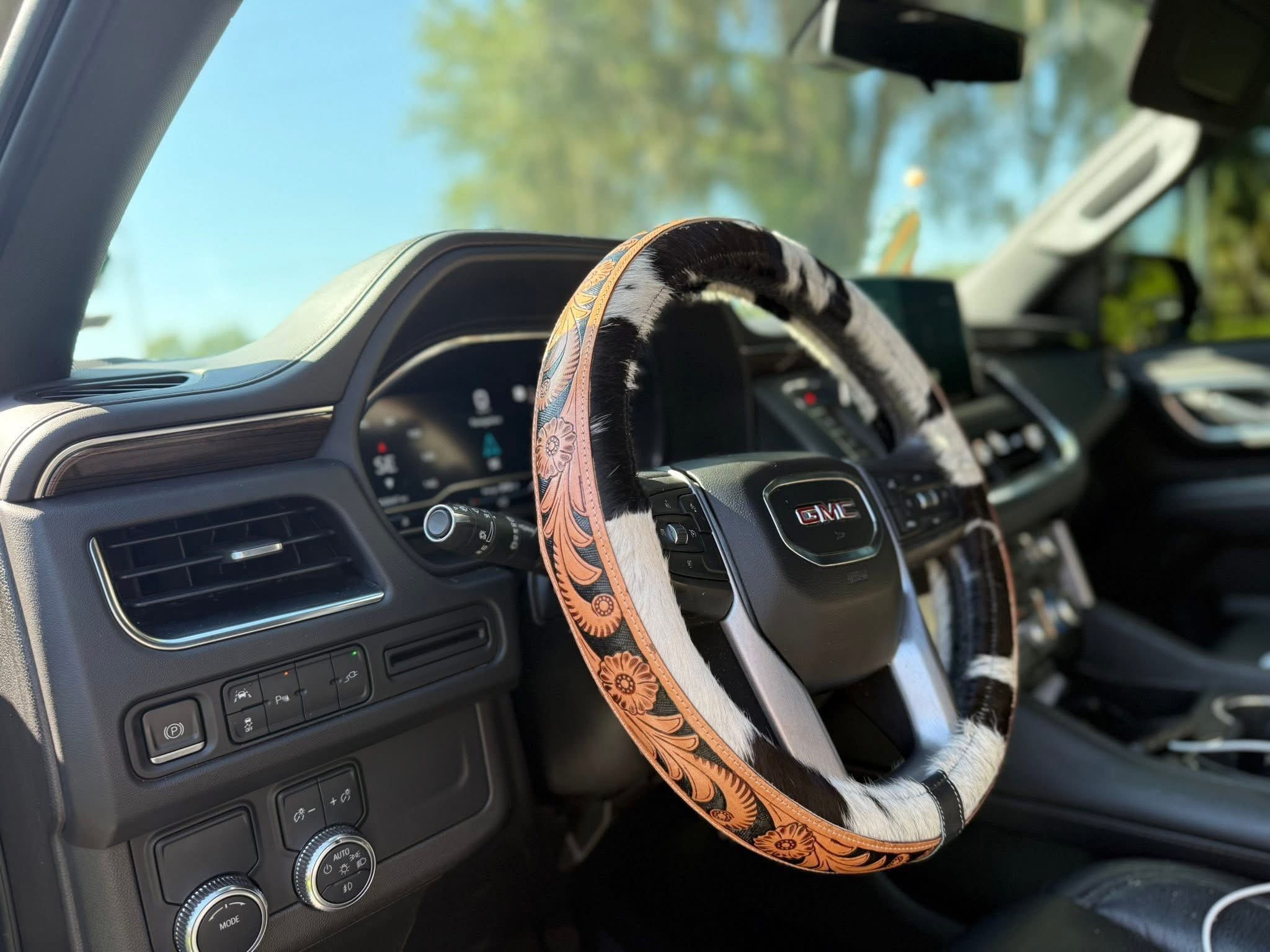 15.25 “ tool, black and brown leather cowhide steering wheel cover read description before purchase
