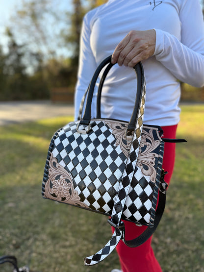 Medium checker speedy tote