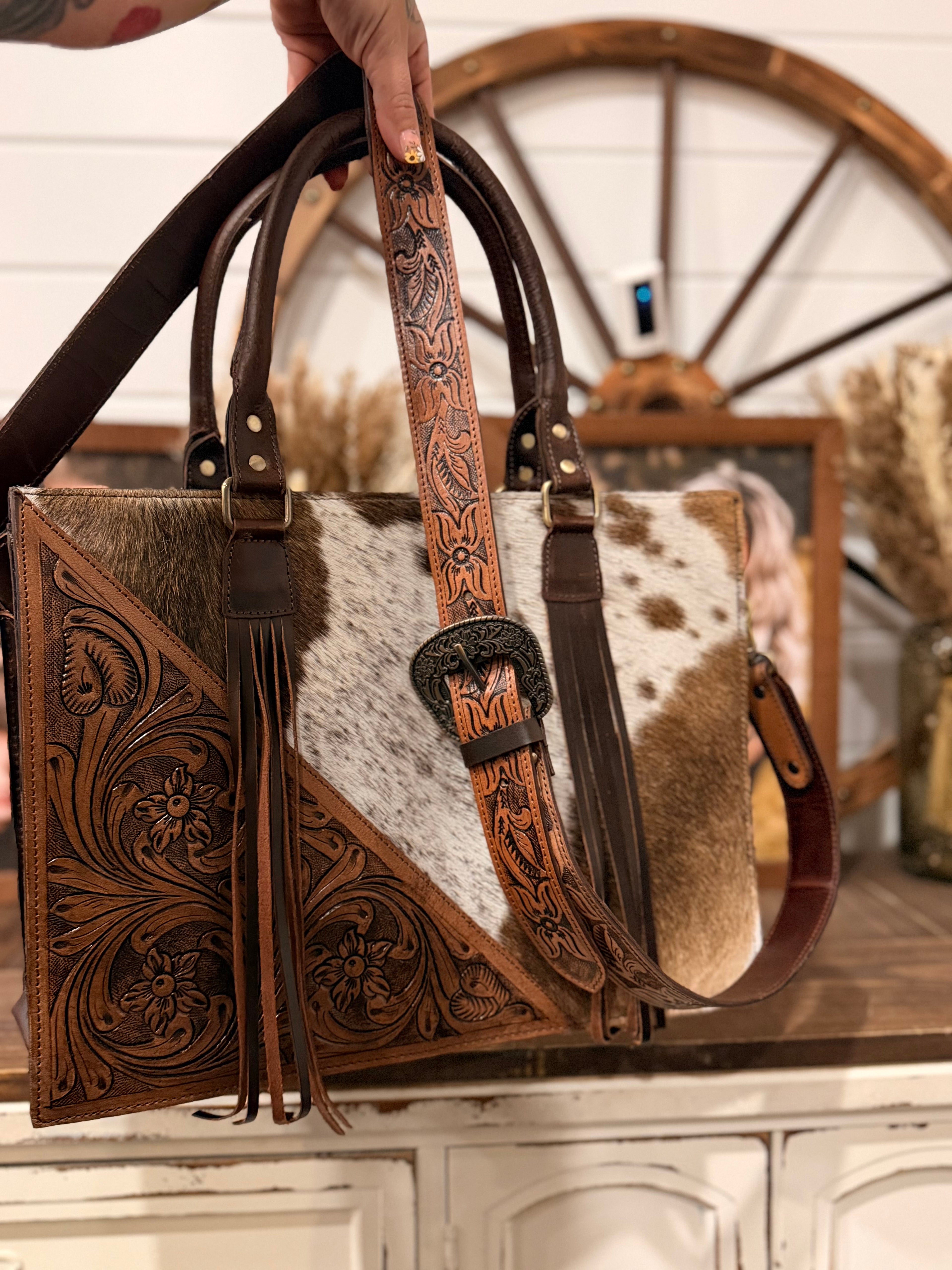 Cowhide and Tooled leather tote bag with fringe- (M)