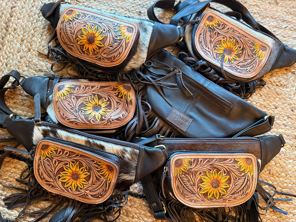 Sunflower bum bag / with fringe