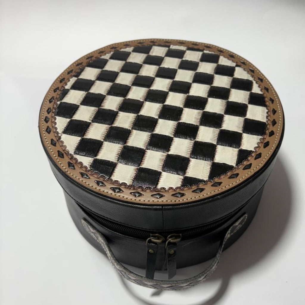 Round jewelry case