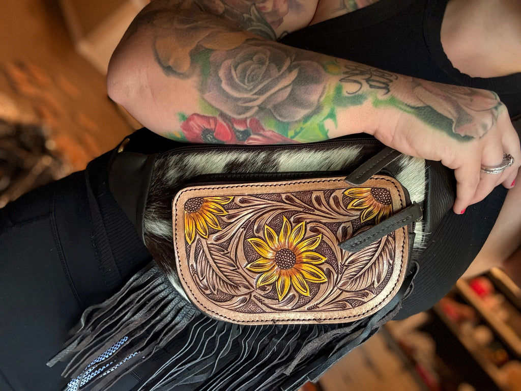 Sunflower bum bag / with fringe