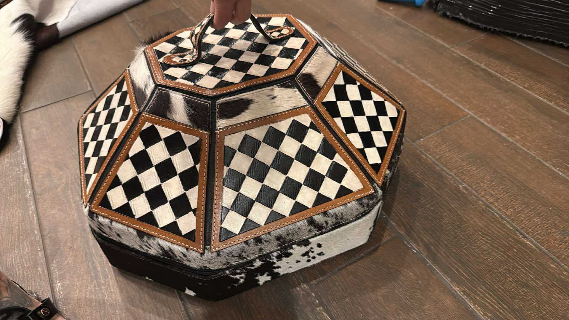 Hat box