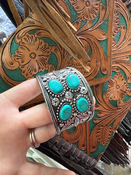 Bracelet cuff