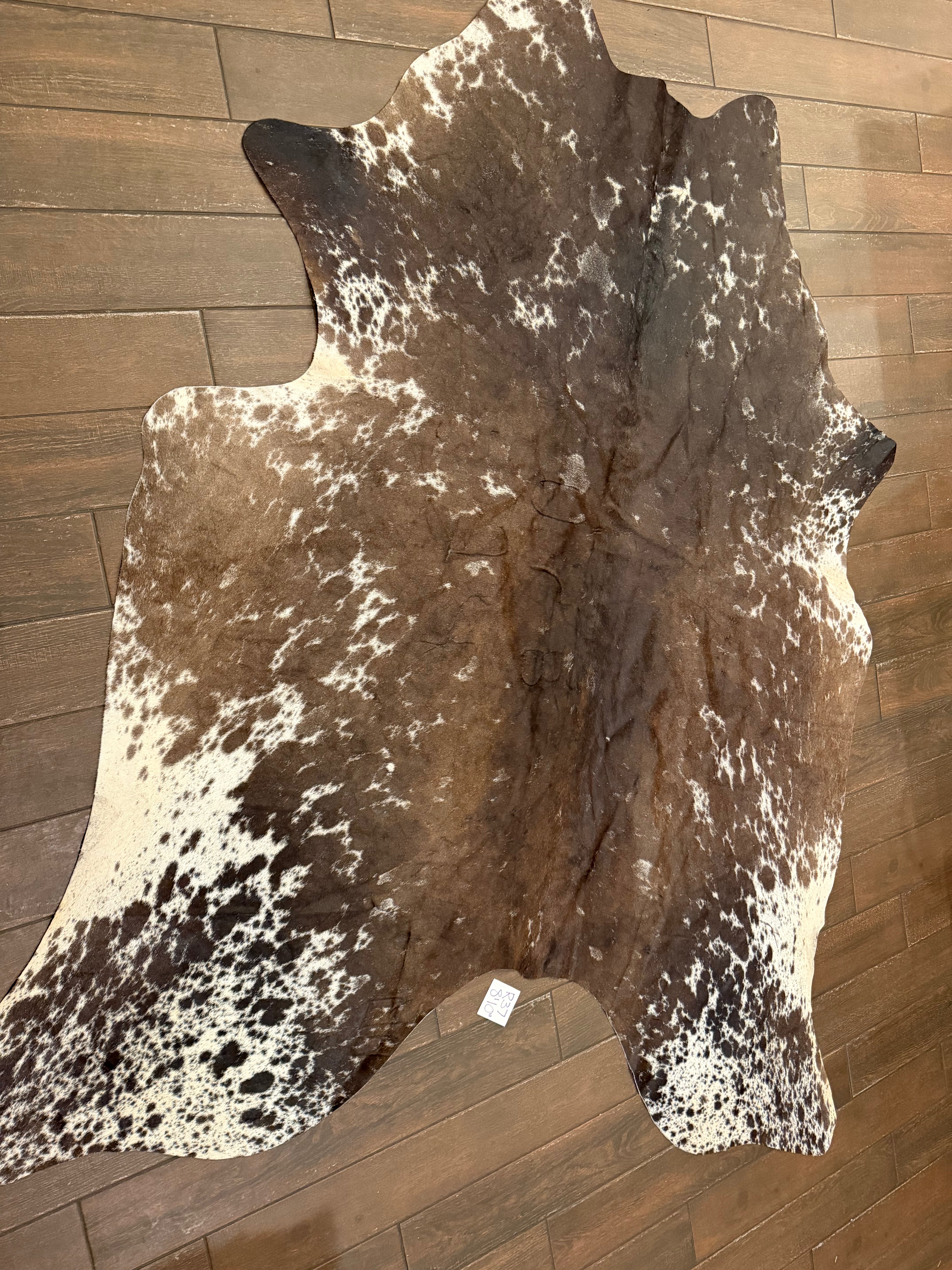 Full size cowhide (exotic)- # R37- 8’10”