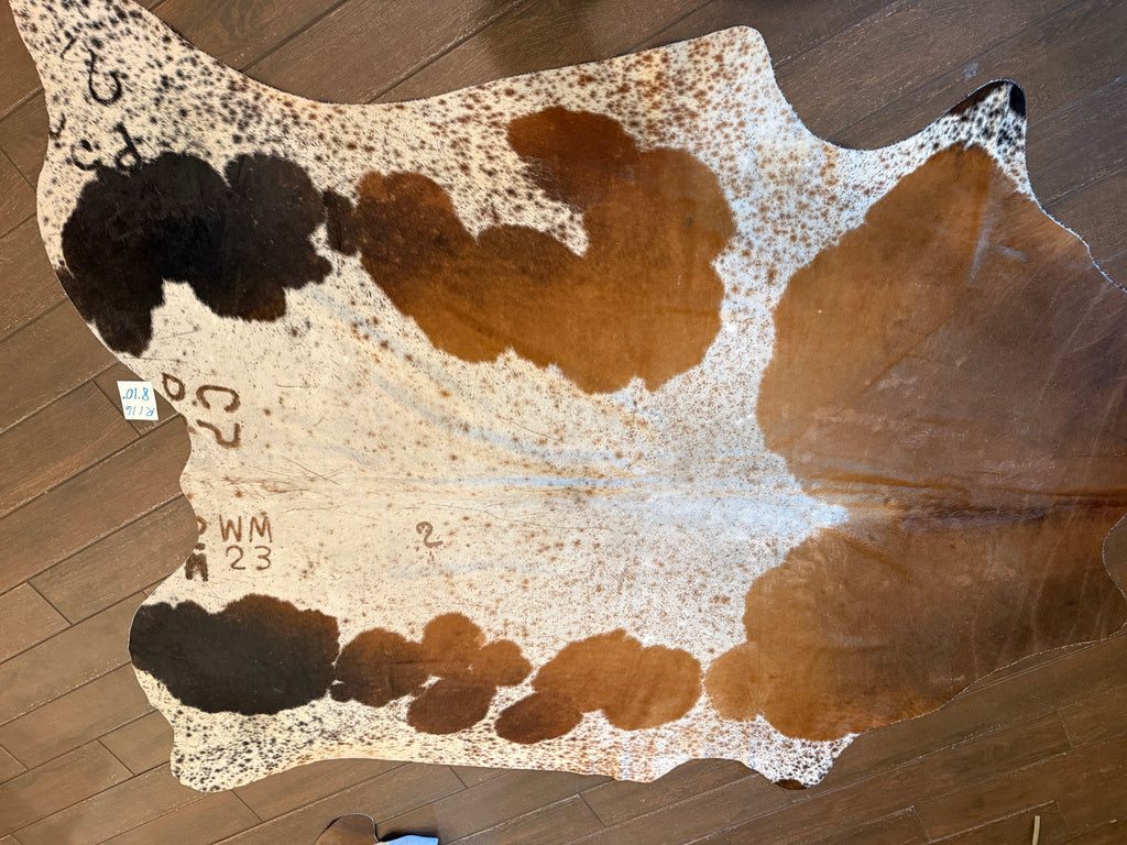 Full size cowhide (exotic)- # R116- 8’10”