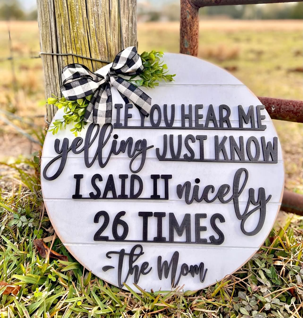 18” yelling mom door hanger